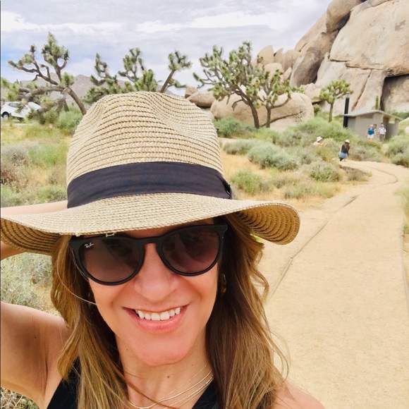 Meet your Posher, Dominique - Picture 1 of 1